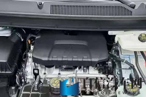 试过五菱星光730 PHEV才知道，十万级MPV也能满足一家人的需求-1