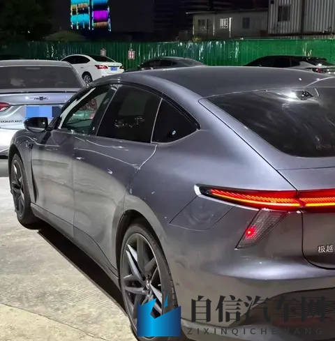 年轻人买破产车，车企哭晕在厕所，消费观悄悄变了-2