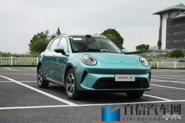 美女脱衣服软件：时尚美女互动换装应用-1