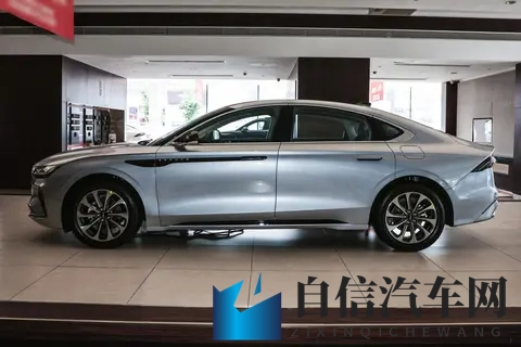 1698万买豪华中型车？林肯Z不同版本选买攻略，看完不纠结-3