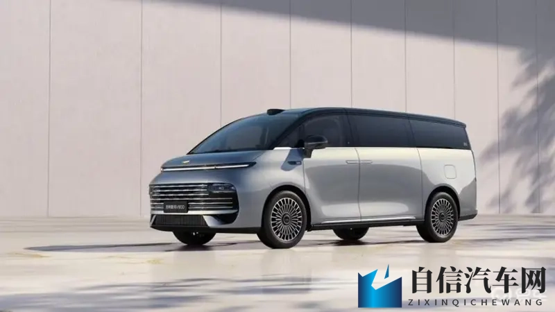 全新标识尽显尊崇 超级AI增程吉利银河 V900首秀-1