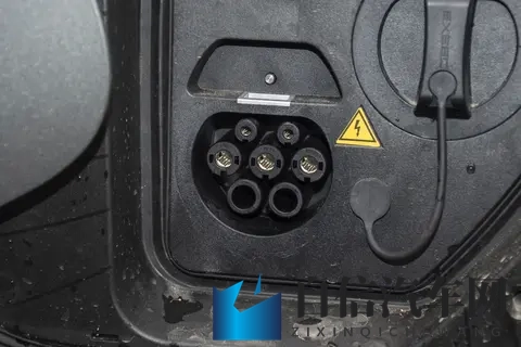 2025款星纪元ET增程版 Pro高速辅助驾驶：实用与科技的平衡之选-1