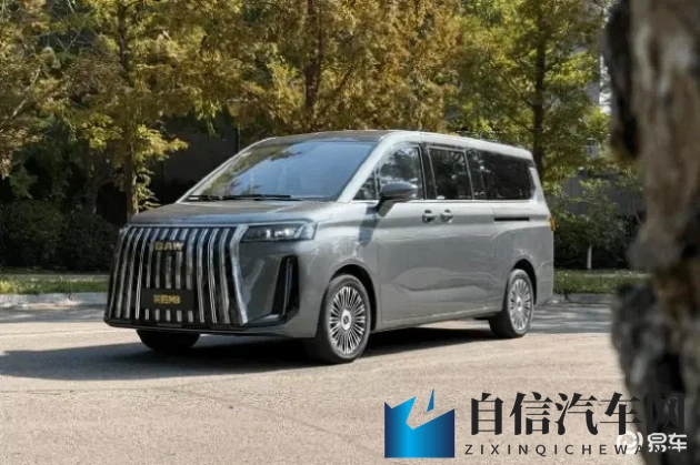 男生和女生一起搓搓搓：智能洗车新体验：男女车主共享科技环保乐趣-1