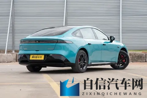 高颜值C级轿跑，37s破百，配激光雷达+电动尾翼，预售1499万起-1