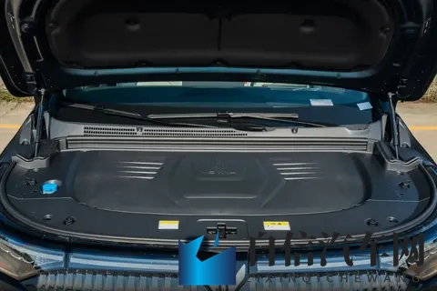 华为乾崑+鸿蒙座舱，试驾26款岚图梦想家，全能MPV实至名归-3