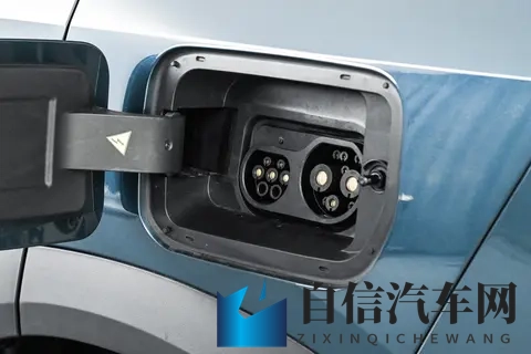 新手司机探店新车!埃安i60增程版,这款车有哪些亮眼看点?-2