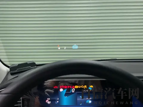 羽毛挠女同学乳尖到崩溃:羽毛触感引女同学狂躁,乳尖不适至极点-2