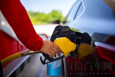 年内第七涨！车主请别慌，这些省油妙招和未来走势来帮你-1