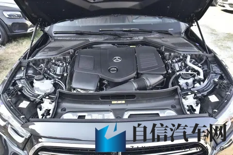 2026款奔驰长轴距E级上市，新增经典版仅售4299万，剑指宝马5系-1