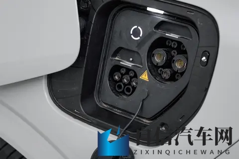 20万级中大型SUV，增程与纯电双动力，2025款星纪元ET香不香？-2