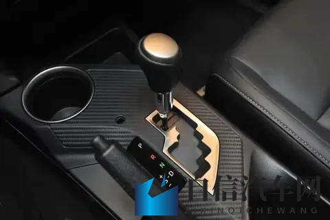 别浪费手自一体！M挡这3个场景用对，关键时刻能救命-2