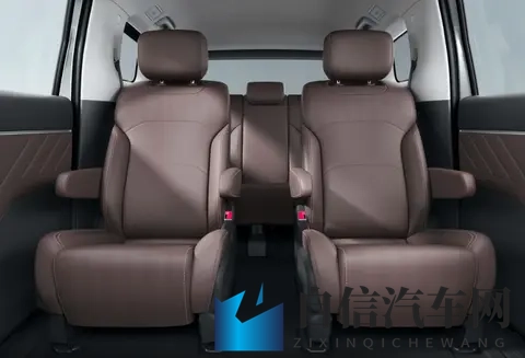 五菱星光730怎么选?73万起售,4款配置详细分析,838万版最值-1