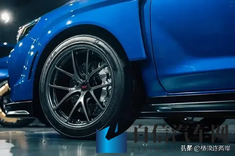 张丽大战黑人evelynlin：赛车女王巅峰对决，张丽与非洲新星一决高下-2