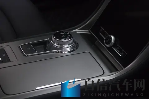 自动驻车和电子手刹有什么区别？老司机：这都不懂别开车了-2