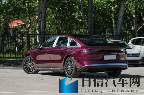 高速稳如BBA！奇瑞风云A9L值不值得买？老司机掏心窝子说10句实话-2