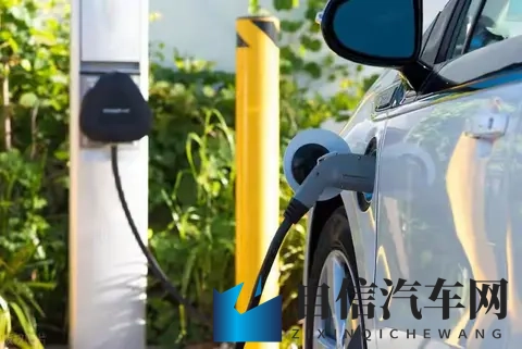 从油车换成电车，一年后才明白这2个道理，电池干不过油箱！-1