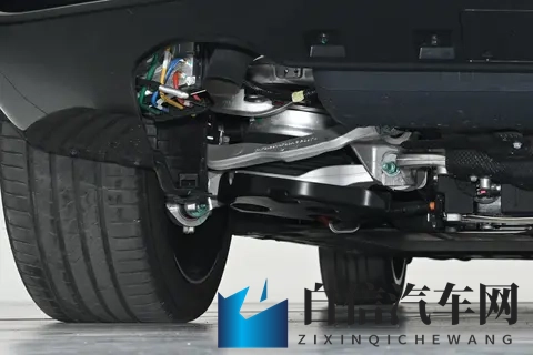 把客厅搬上车？腾势 N8L 凭 3 个 “L” 征服全家！-3