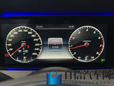 23万多拿下行政座驾，18款奔驰E300L，商务家用皆宜-3