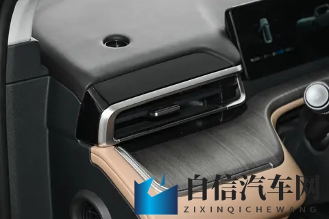 试驾广汽埃安i60增程版:解决增程车三大痛点,价格亲民-2