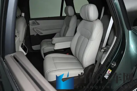 把客厅搬上车？腾势 N8L 凭 3 个 “L” 征服全家！-1