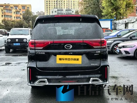 车里激情吃奶头：汽车内饰升级，舒适与激情两不误-2