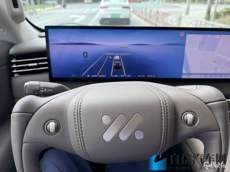 打校花屁股：校园风波：一记校花臀部的意外事件-3