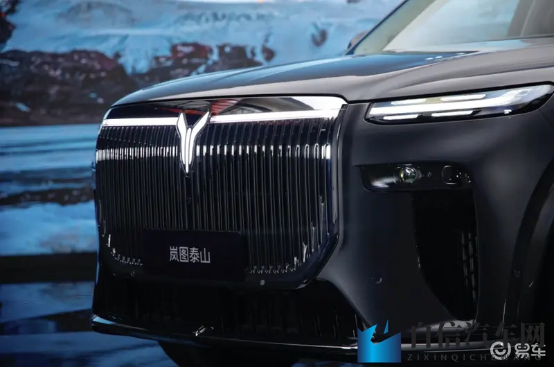 售3799万起!岚图泰山正式上市,国产豪华新旗舰登场-1