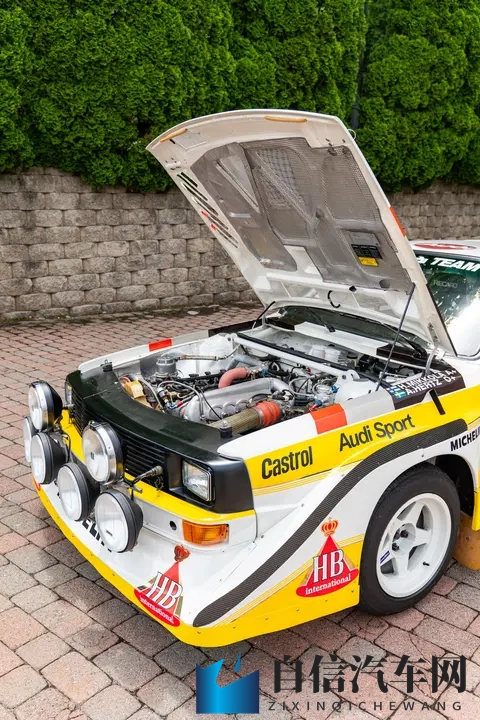 日本熟妇厨房与子欢交：汽车新体验：家庭生活与汽车文化融合-2