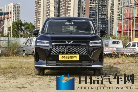 实拍五菱星光730:10万级家用车新选择,侧滑门+双独悬-2