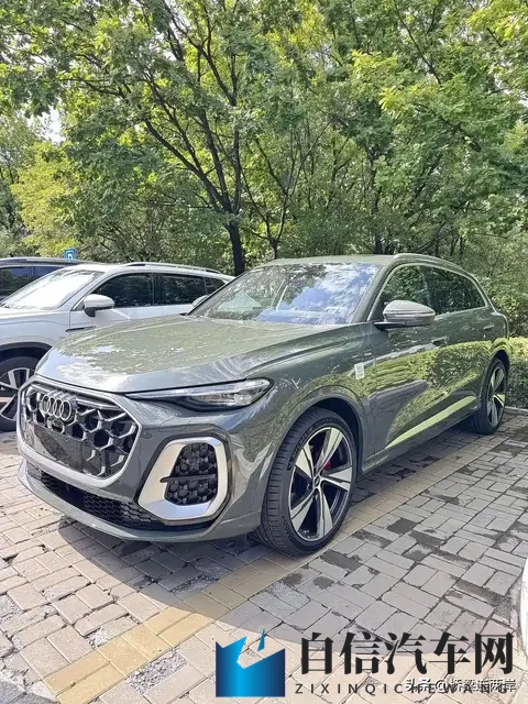 奥迪新Q5L曝光！40万级豪华SUV价格战要打响？-1