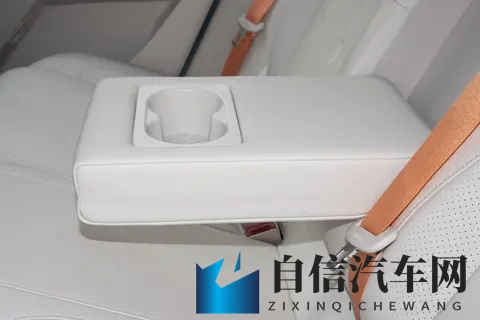 “智美超能轿跑” 东风奕派eπ007+： 没有花里胡哨， 只有实在表现-3