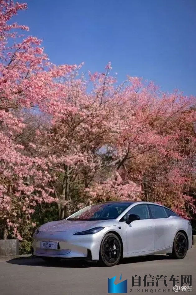 黄色污：环保黑科技来袭，汽车尾气净化新篇章-1