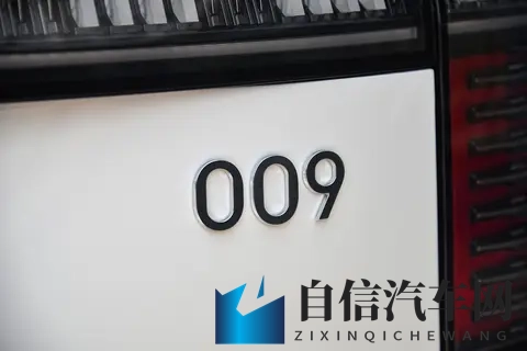 带娃出行，商务接待，选这款豪华MPV都没错，限时优惠还能再降-2