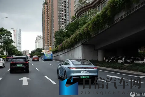 黄色视频app下载3.0.3免费安装:智能驾驶升级,新能源汽车爆发,汽车服务焕新,科技改变出行体验-2