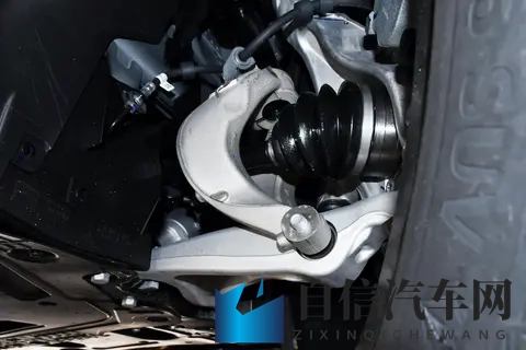 买家庭用车别着急，先看看这款，空间大，配置实用，价格实惠-3