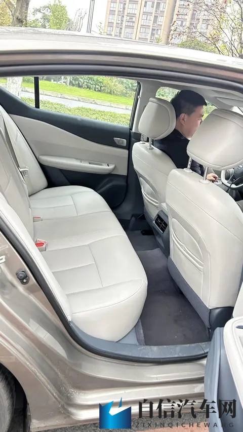 我和男按摩师做爰口述：新能源汽车销量猛增，车企加码智能安全服务-3