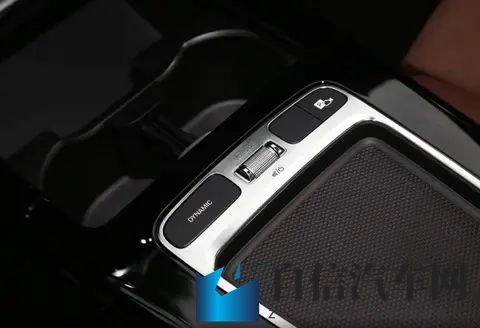 差价244万怎么选?奔驰A级136马力丐版没雷达,建议直上163马力-3