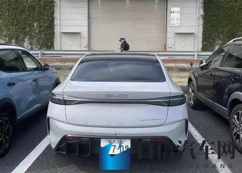 男生被强行扒开腿玩J：全新车型亮相：颠覆传统，引领潮流，期待一触即发-1