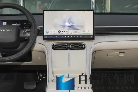 广汽埃安i60到店体验：增程_纯电双动力，家用SUV新标杆？-1