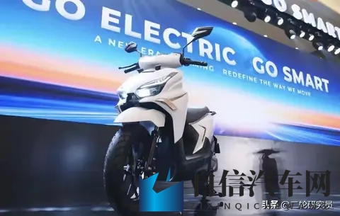 雅迪Velax炸场米兰！20分钟快充+105km续航-2