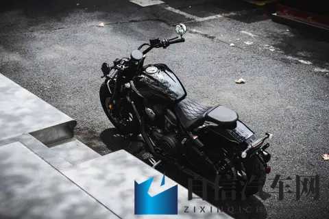 JUX-888破壊版人妻本庄优花:颠覆传统,未来汽车设计新标杆-2