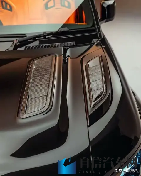 全新路虎卫士urban版惊艳亮相！搭配敞篷车顶，外观炫酷 内饰豪华-3