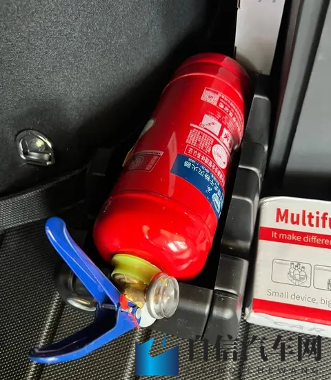 私家车需不需要放灭火器？从必须配备到不再强制标配，经历了什么-3