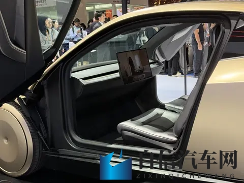 夜月性做爰直播App：深夜私密互动直播平台-1