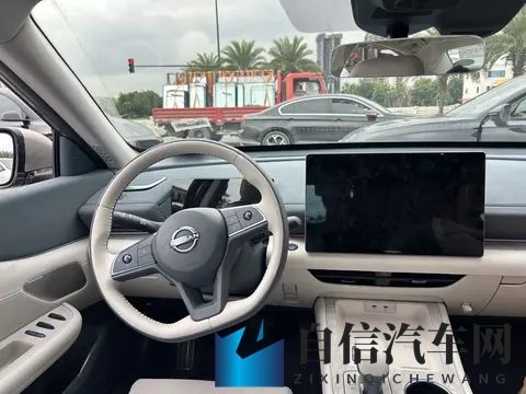 美女不穿衣服软件：汽车营销新招：奇招吸睛，技术赋能品牌新风尚-1