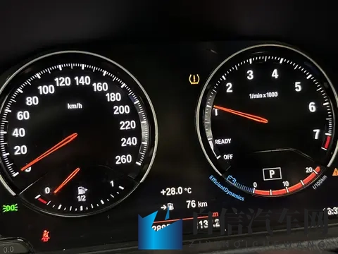 姐妹4人混战闹元宵:元宵佳节汽车大战,美女驾驶展风采-3