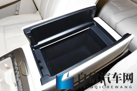 二三十万家庭购车新选择:深度解读乐道L90 2025款 七座版Ultra-2