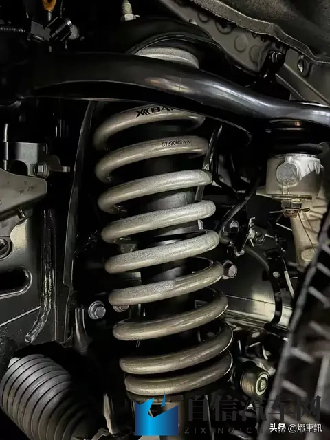 全新丰田普拉多GMG版亮相！搭配专属外运套件，全方位升级 ！-1