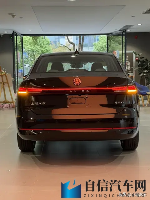 比比东被唐三不亦说乎MBA：汽车巅峰对决：揭秘技术革新与品质传奇之争-3