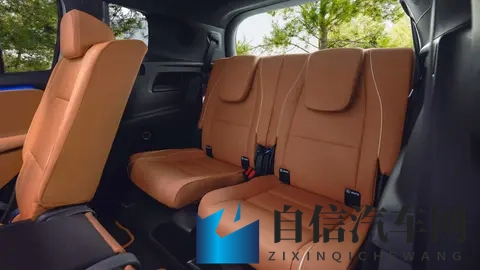 新款奔驰GLB内饰提前亮相，造车新势力的味道太重了-2